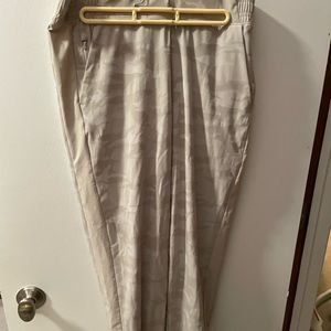 Athleta cream camo joggers Size 8
